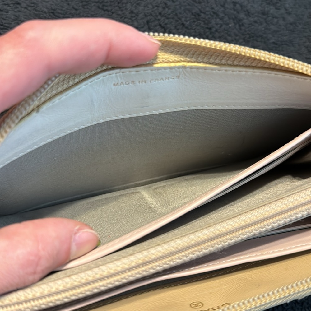 EUC Chanel • COCO Gold CC Diamond Stitch Quilted Lambskin Long Zippy Wallet - Picture 8 of 9